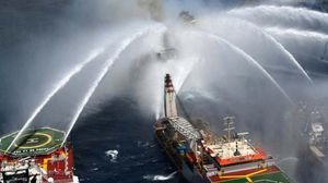 Kebakaran Landa Anjungan Minyak Lepas Pantai di Meksiko