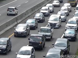 Imbas Kecelakaan dan Libur Akhir Pekan, Tol Cipularang Macet