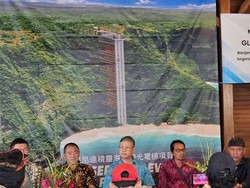 Lift Kaca Outdoor Setinggi 182 Meter Dibangun di Kelingking Beach