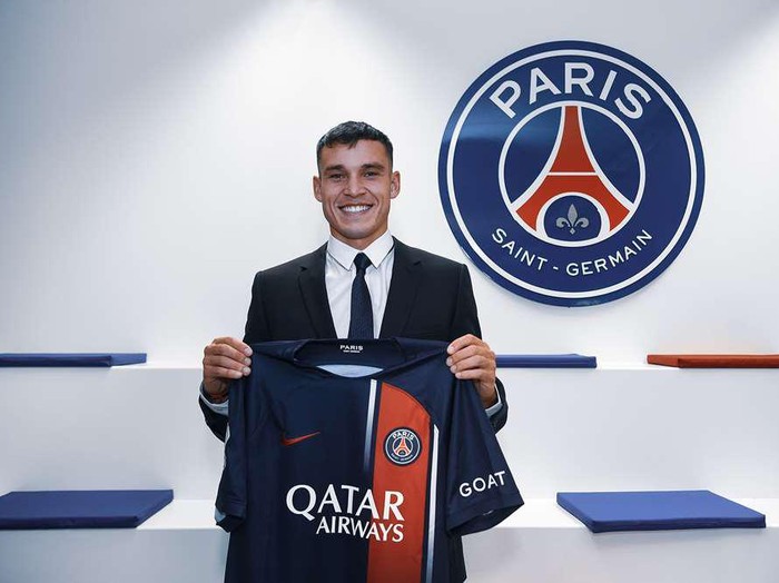 Manuel Ugarte jadi pemain anyar PSG.