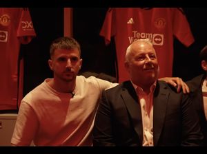 Obrolan Mount dengan Ayah di Ruang Ganti MU Bikin Keki Fans Chelsea