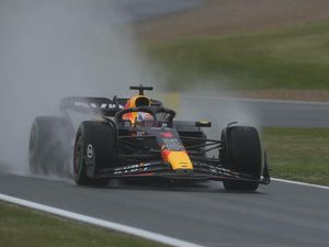 Kualifikasi F1 GP Inggris 2023: Verstappen Pole, McLaren di Baris Depan Kualifikasi F1 GP Inggris 2023: Verstappen Pole, McLaren di Baris Depan