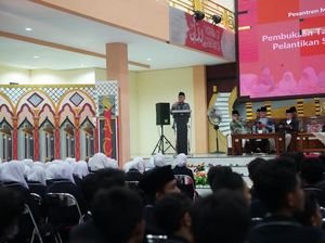 Momen Zulhas Dorong Santri untuk Giat Raih Cita-Cita