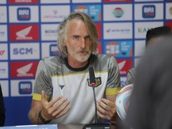 Puja-puji Jan Olde untuk Pemain Dewa United