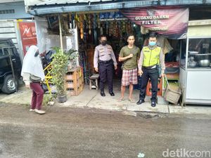 Duar! Warga Bandung Kaget Dengar Suara Ledakan dari Gorong-gorong Duar! Warga Bandung Kaget Dengar Suara Ledakan dari Gorong-gorong