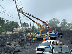 Khofifah Janji Listrik Terdampak Banjir Lahar Dingin Semeru Kembali Berfungsi