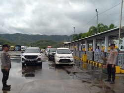 Pelabuhan di Bali-Lombok Ditutup karena Cuaca Buruk, Picu Antrean Kendaraan