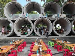 Unik! Resto BBQ di China Ini Ada di Dalam Susunan Pipa Beton