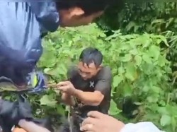 Dramatisnya Penyelamatan Warga Terseret Arus Sungai di Ubud