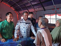 Walkot Jaksel Sambangi RPTRA Kebon Sawo, Cek Pengungsi Kebakaran Setiabudi