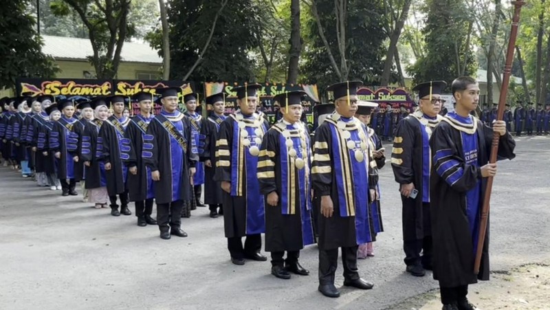 Wisuda SMA Unggulan CTARSA Foundation, Momen Haru Penuh Rasa Bangga