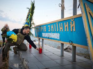 Zelenskiy Kunjungi Pulau Ular yang Kembali Dikuasi Ukraina