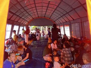 Ratapan Korban Kebakaran di Jakarta Kini Tinggal di Pengungsian