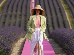 4 Lokasi Unik Fashion Runway di Penjuru Dunia yang Bikin Kagum