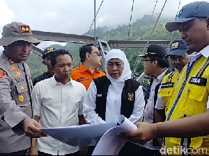 Khofifah Pastikan Perbaikan Jembatan Dampak Banjir Lahar Semeru Mulai Besok