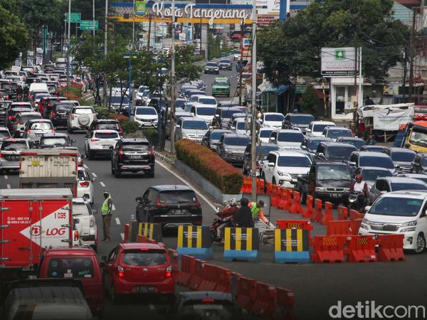 Harap Sabar, Jl MH Thamrin Tangerang Arah Serpong Macet