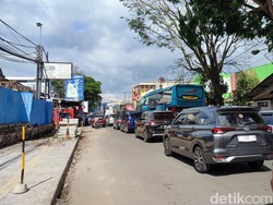 Masih Libur Sekolah, Kawasan Lembang Disergap Kemacetan