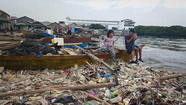 Potret Pantai Sukaraja yang Disebut Terkotor Kedua di Indonesia