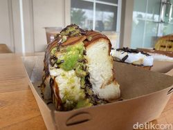 Roti Bakar Banjir Alpukat Kopi yang Unik Ada di Gading Serpong