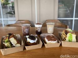 Cicip Roti Panggang Alpukat Ditemani Kopi Einspanner yang Nagih