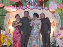 Momen Acara Pertunangan Anak Hotman Paris di Bali