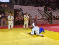 Momen Kapolri Ikut Main Judo hingga Banting Lawan 2 Kali