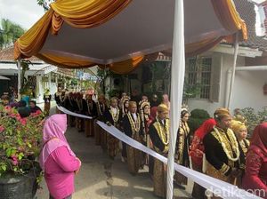 Bahagianya 18 Pasangan Nikah Massal Madiun Bulan Madu ke Hotel Bintang 5 Bahagianya 18 Pasangan Nikah Massal Madiun Bulan Madu ke Hotel Bintang 5