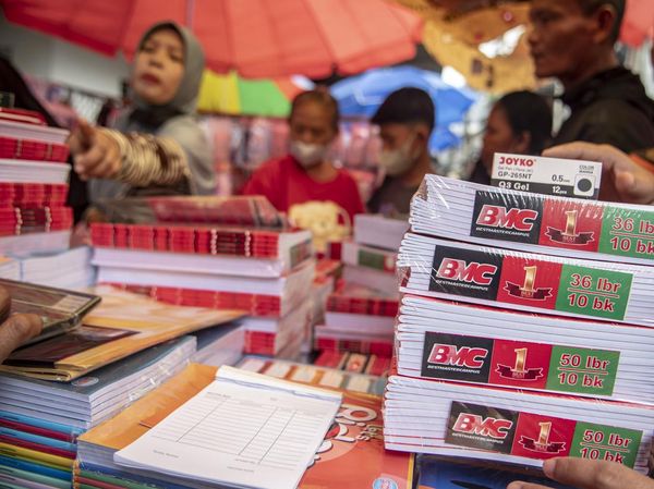 Tahun Ajaran Baru Tiba, Penjualan Perlengkapan Sekolah Melonjak