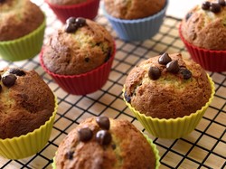 Resep Muffin Pisang Cokelat yang Empuk Legit, Cocok Buat Ngopi