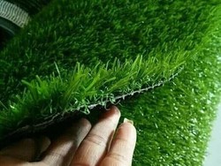 Begini Cara Merawat Rumput Sintetis Biar Awet