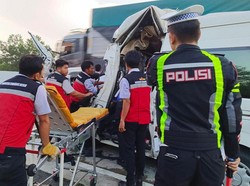 Minibus Tabrak Truk Fuso di Tol Lampung, Satu Penumpang Tewas