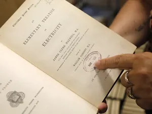 Duh, Ada Buku yang Telat Dikembalikan ke Perpustakaan sampai 119 Tahun