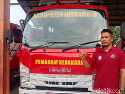 Kisah Tak Biasa Dedi Selama Bertugas di Damkar Indramayu