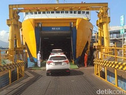Dermaga Moveable Bridge 1 Pelabuhan Ketapang Rusak Tertabrak Kapal