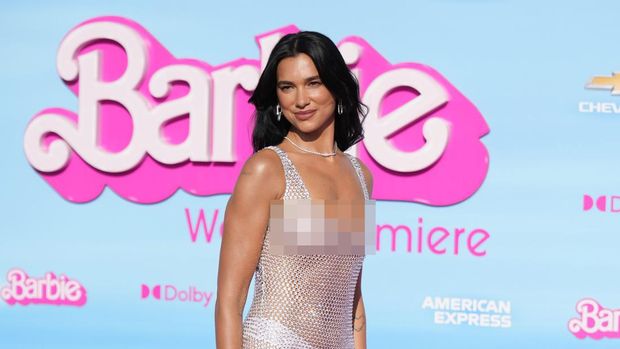 EDS NOTE: NUDITY - Dua Lipa arrives at the premiere of 