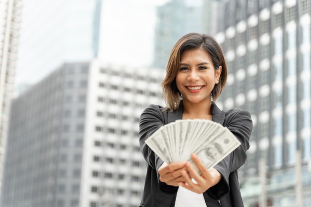 Smart women manage money