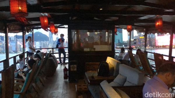 Cara Menikmati Sore di Hong Kong yang Beda: Naik Kapal Bajak Laut