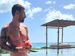 Posting Foto Buka Baju, Lutut Messi Jadi Sorotan