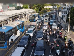 Lalin Daan Mogot Jakbar Arah Kota Macet Pagi Ini