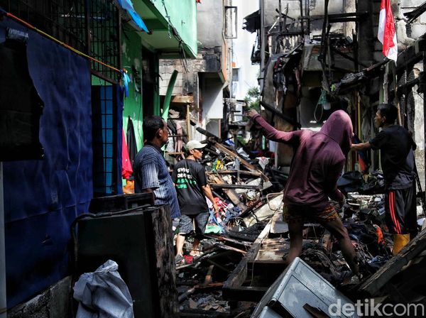 Melihat Lokasi Kebakaran di Gang Sempit Tambora