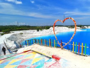 Danau Kaolin, Cekungan Bekas Tambang Timah yang Memukau Danau Kaolin, Cekungan Bekas Tambang Timah yang Memukau