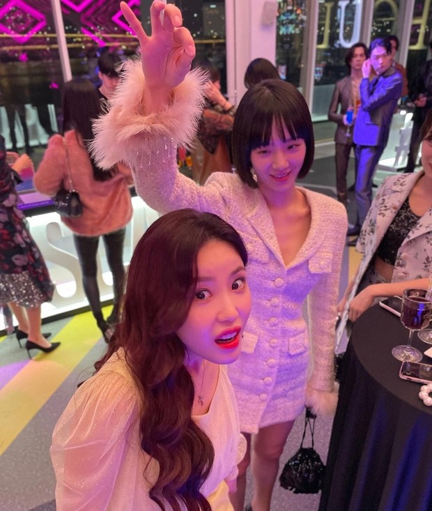 Park Gyu Young dan Jun Hyo Seong/ Foto: instagram.com/superstar_jhs Park Gyu Young dan Jun Hyo Seong di drakor Celebrity (2023)