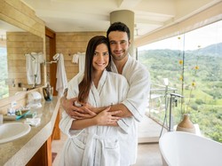 5 Hal yang Perlu Diperhatikan Saat Pasutri Coba Seks di Kamar Mandi