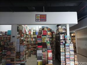 Pasar Kenari, Surga Buku Baru dan Bekas, Juga Bisa Ngopi-ngopi Pasar Kenari, Surga Buku Baru dan Bekas, Juga Bisa Ngopi-ngopi