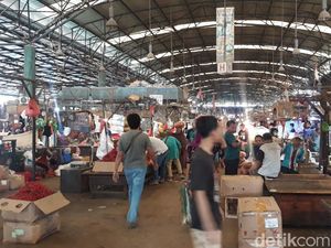 Pasar Induk Kramat Jati Ditinggal Pembeli, Segini Omzet Para Pedagang Pasar Induk Kramat Jati Ditinggal Pembeli, Segini Omzet Para Pedagang