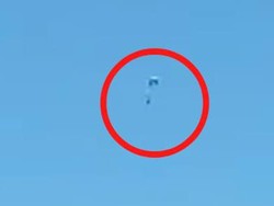 Parasut Tak Mengembang Sempurna, Prajurit TNI Mendarat Darurat di Maros