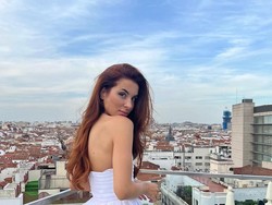 Mereka (pesepakbola) melakukan hal yang sama, cuma mengirim DM berupa emoji saja dan tidak ada lanjutannya. Malah kalau kita tidak balas, nanti pesan itu dihapusnya sendiri, ungkapnya dilansir dari The Sun (Instagram/raquelreitx)