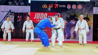 Momen Kapolri Unjuk Kebolehan Main Judo, Banting Lawan 2 Kali