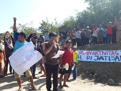 Minta Ditutup! Warga Geruduk Tambang Galian C di Jatisari Boyolali