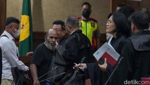 Usai Pembantaran 2 Pekan, Lukas Enembe Kembali Disidang